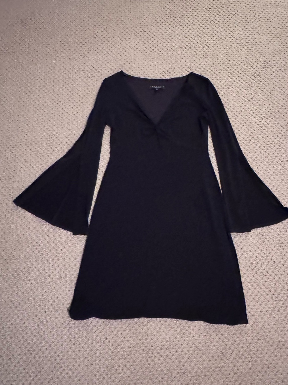 Laundry By Shelli Segal Black V-Neck Bell Sleeve Dress